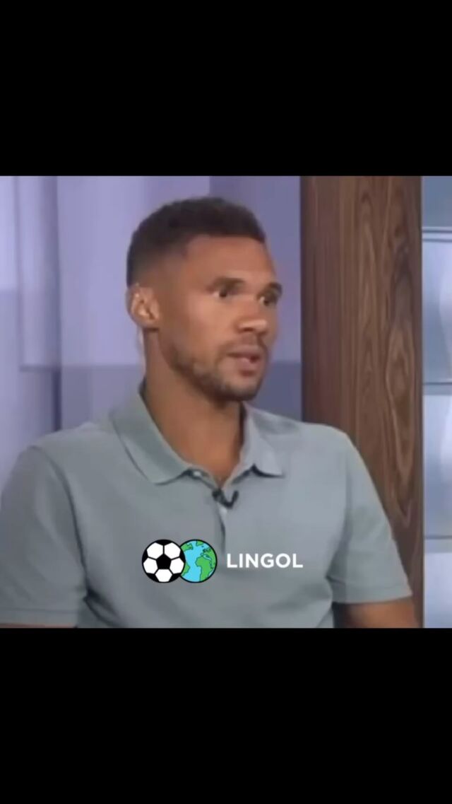 🧠 “The first few yards are in your head” … “Los primeros metros están en su cabeza” se refiere a esos jugadores con una inteligencia táctica que les permite anticiparse antes que los demás, sin necesidad de ser los más rápidos.⏱️ “It looks like he’s lost a yard”… es lo que decimos cuando un jugador ya no tiene la velocidad de antes, tal vez por la edad o una lesión.#aprendeingles #footballenglish #fútbol
